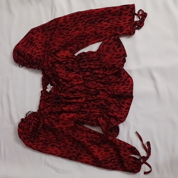 TOPSHOP RED/BLACK LONGSLEEVES CROP TOP - Picture 1 of 9